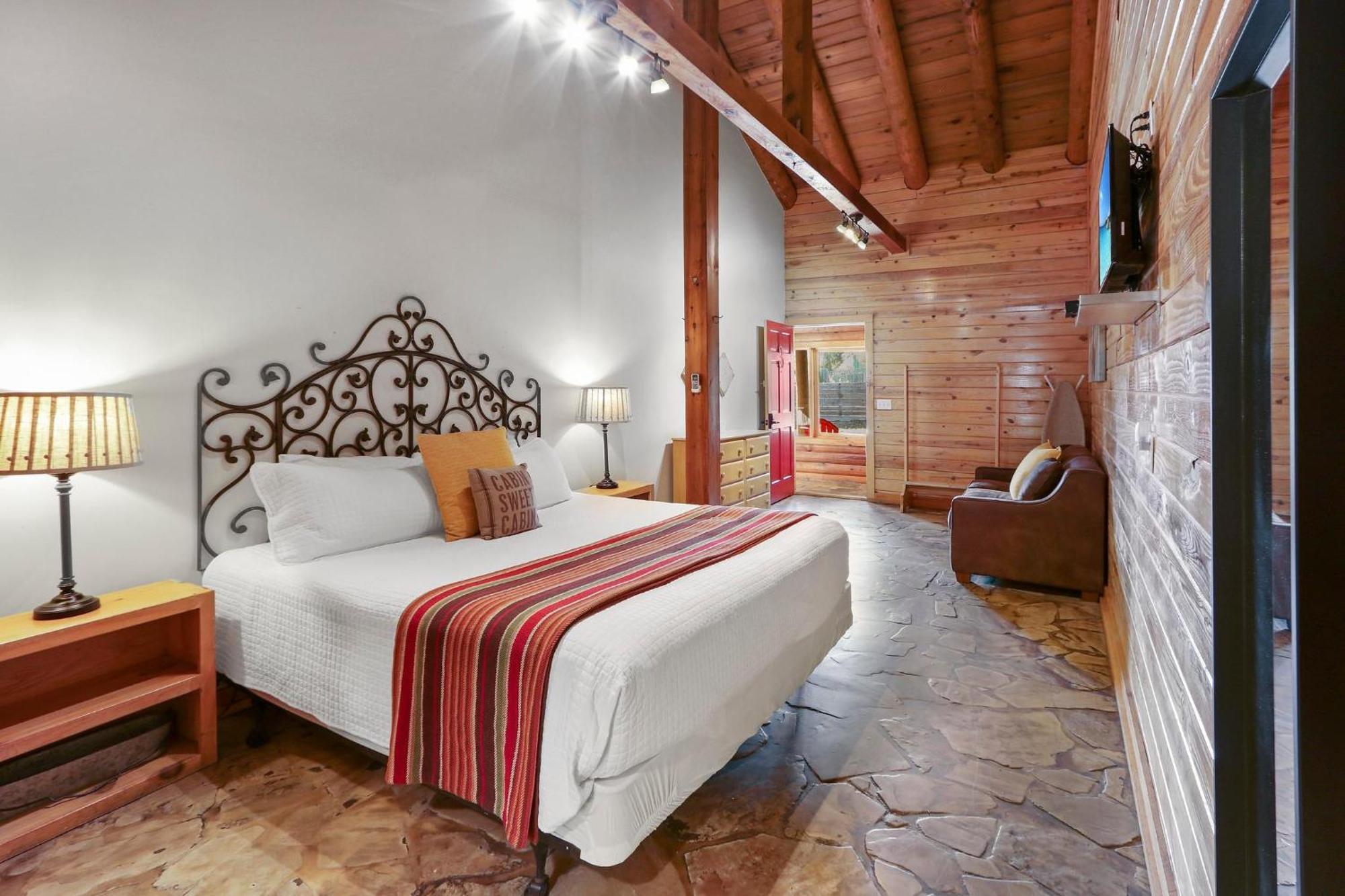 Wimberley Log Cabins Resort And Suites- Unit 3 Экстерьер фото